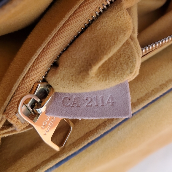 Louis Vuitton Pallas Chain Shoulder Bag - Picture 16 of 16